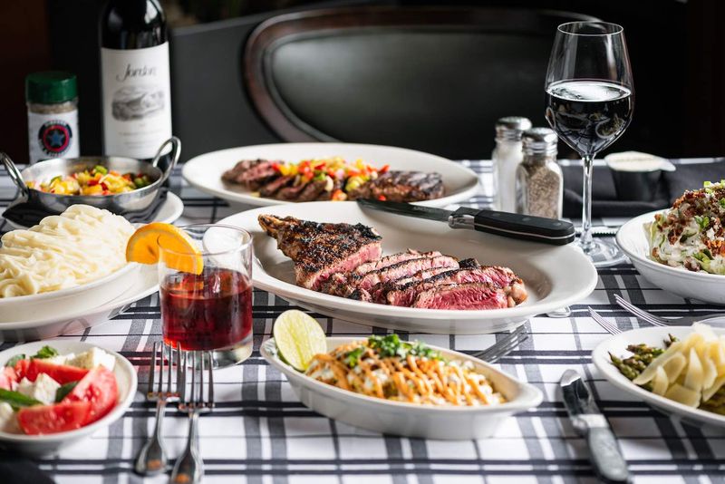 Gibsons Bar & Steakhouse, Illinois