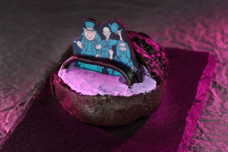 Haunted Mansion Ghost Meringues