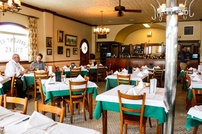 Louisiana - Crescent City Steak House