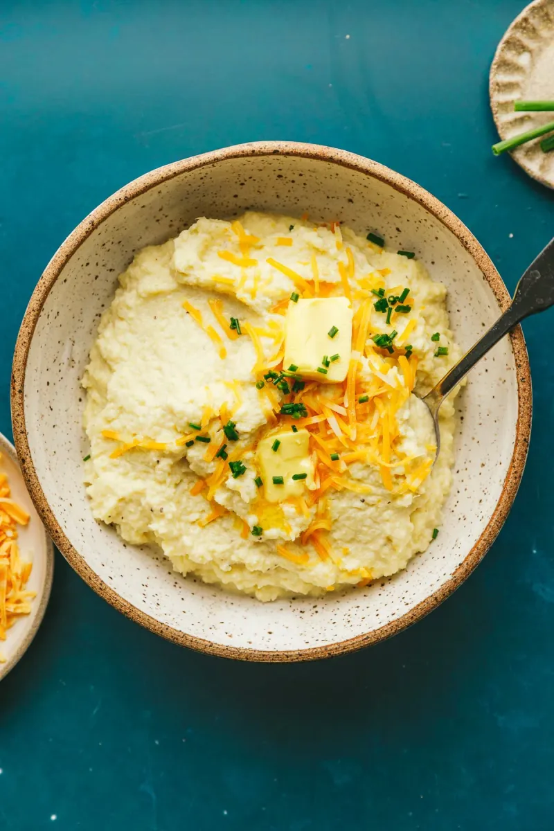 Cheesy Cauliflower Grits