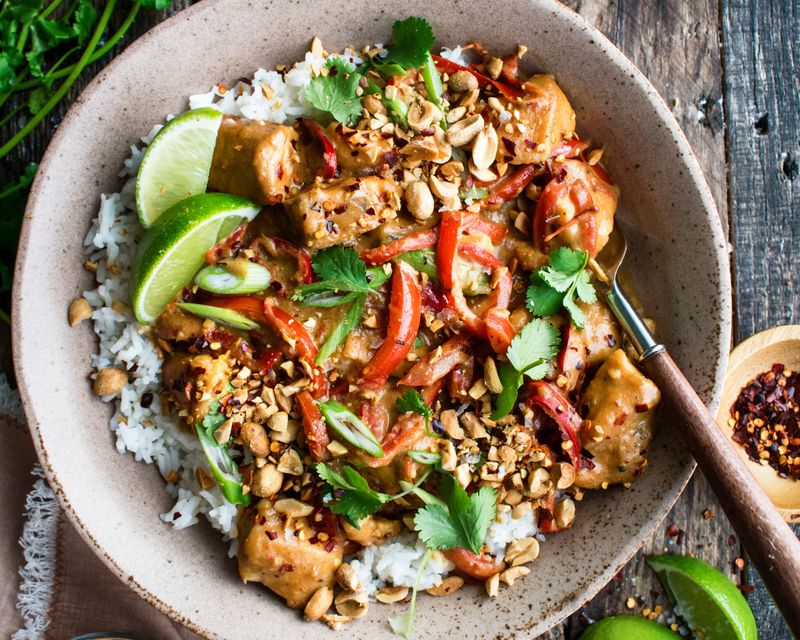 Chicken with Spicy Peanut Sauce