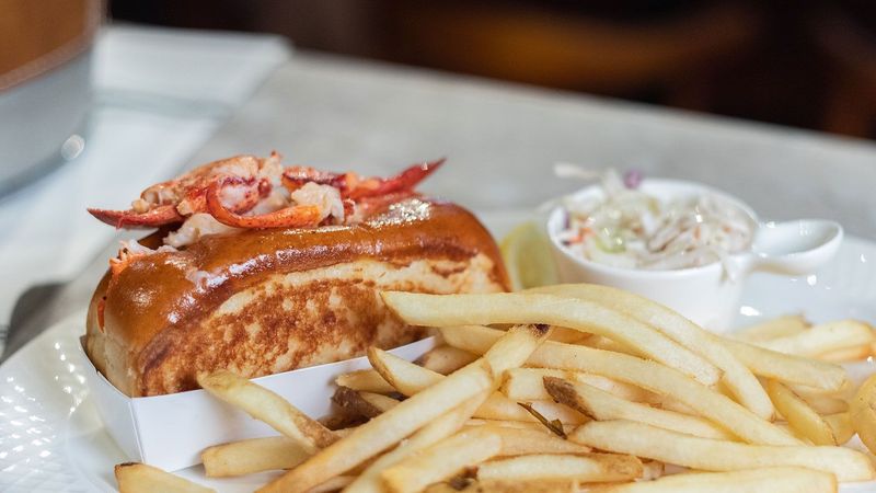 Maine: The Lobster Roll Burger