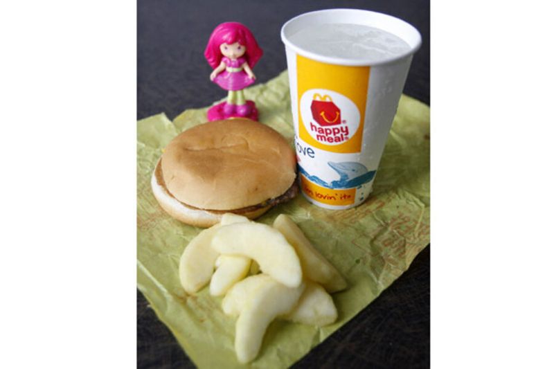 Chicken McNuggets with Apple Slices
