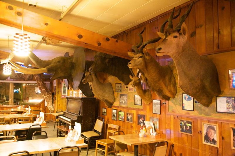 Nebraska: Ole's Big Game Steakhouse & Lounge