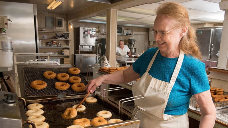 New Hampshire: Muriel's Donuts
