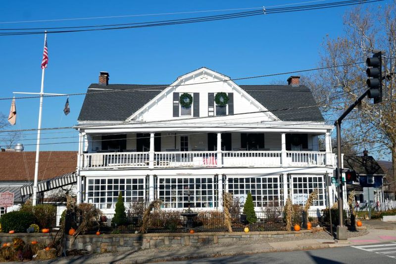 New Jersey: The Black Horse Tavern & Pub