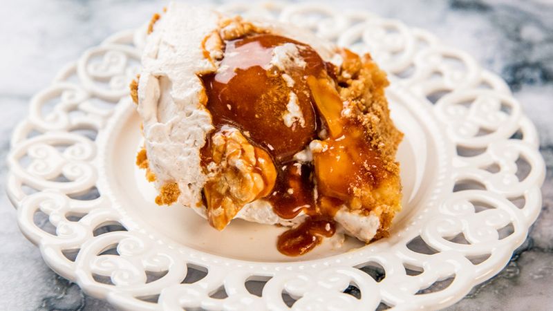 Gingerbread Caramel Apples