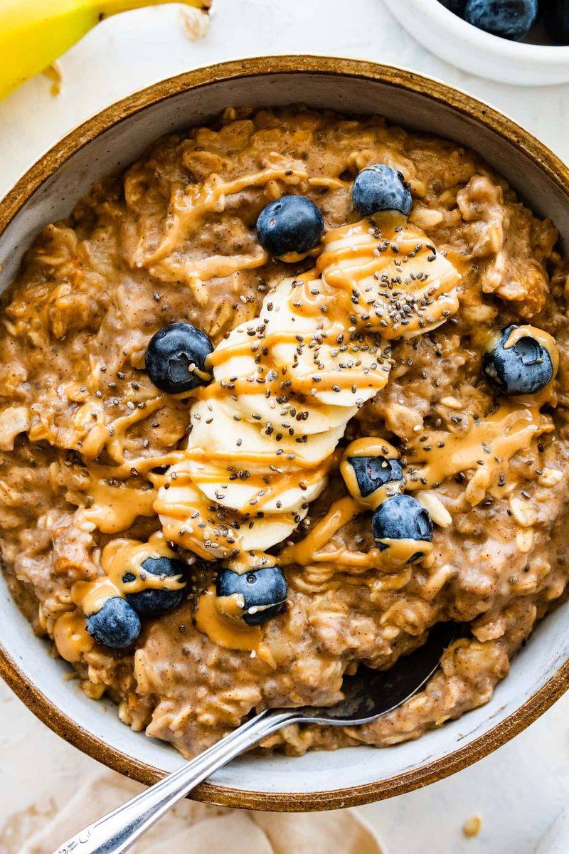Oatmeal with Peanut Butter and Honey