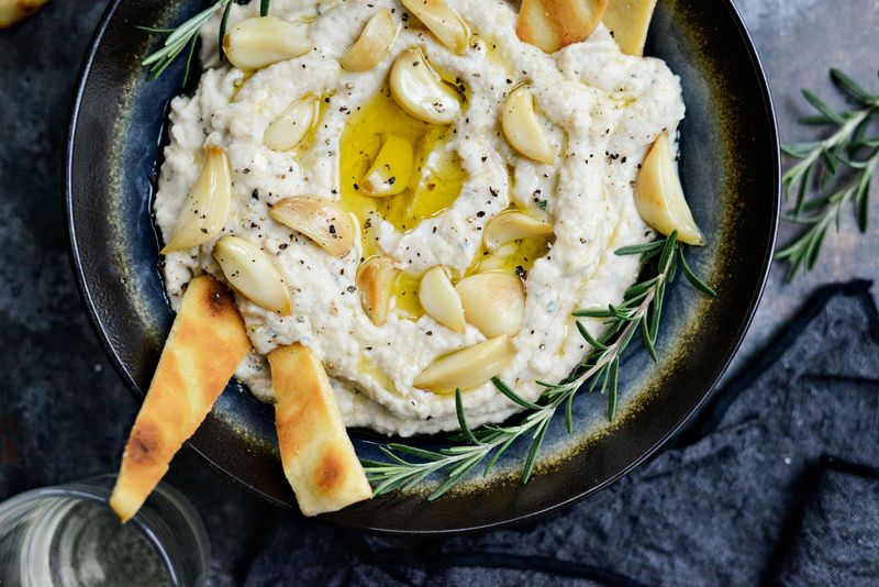 Roasted Garlic White Bean Dip