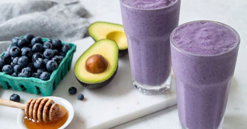Avocado and Berry Smoothie
