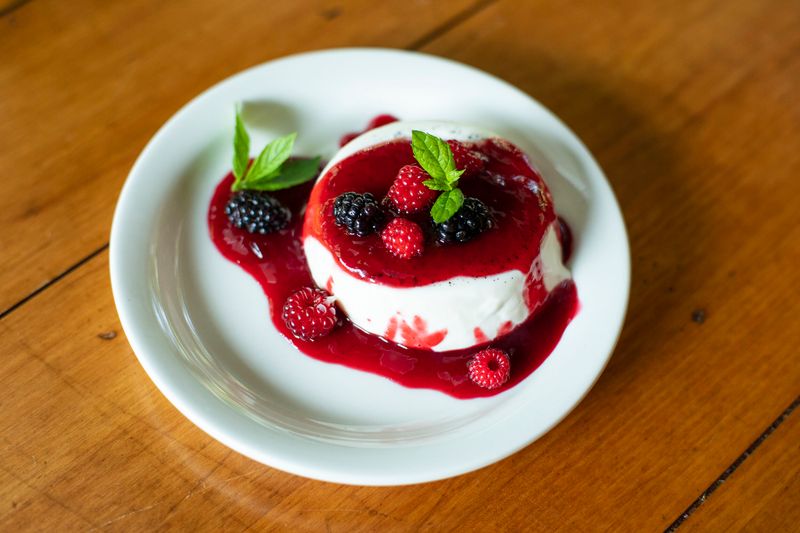 Vanilla Bean Panna Cotta with Berry Sauce