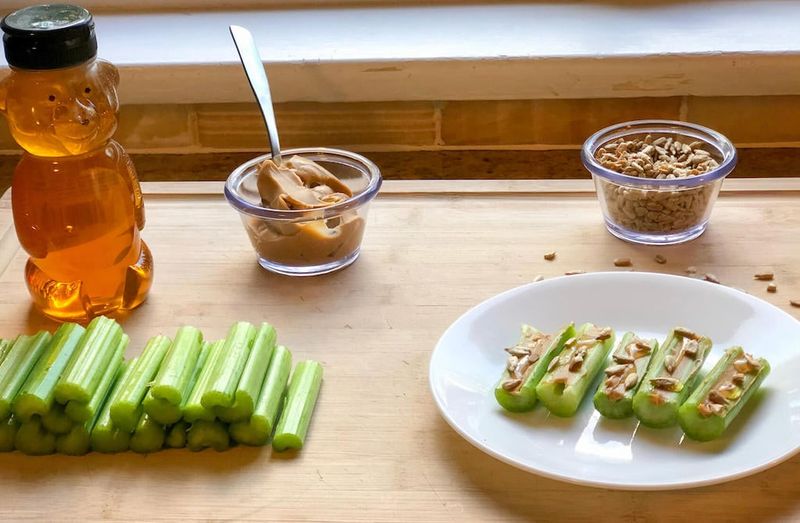 Raw Celery Sticks with Spicy Peanut Dip