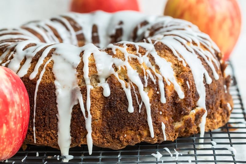 Cinnamon Apple Bundt Cake