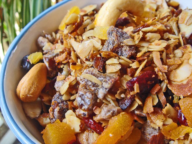 Granola with Fresh Fruit