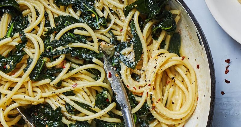 Spaghetti Aglio e Olio with Kale