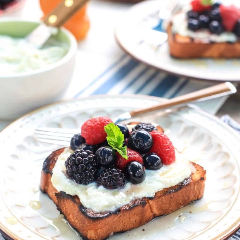 Ricotta and Berry Toast