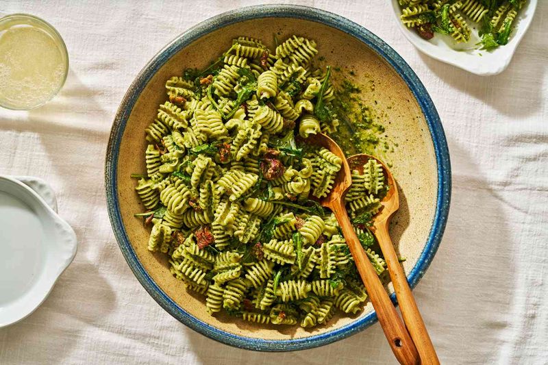 5-Ingredient Pesto Pasta