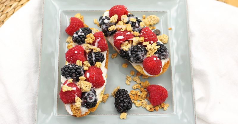 Berry & Yogurt Parfait Toast