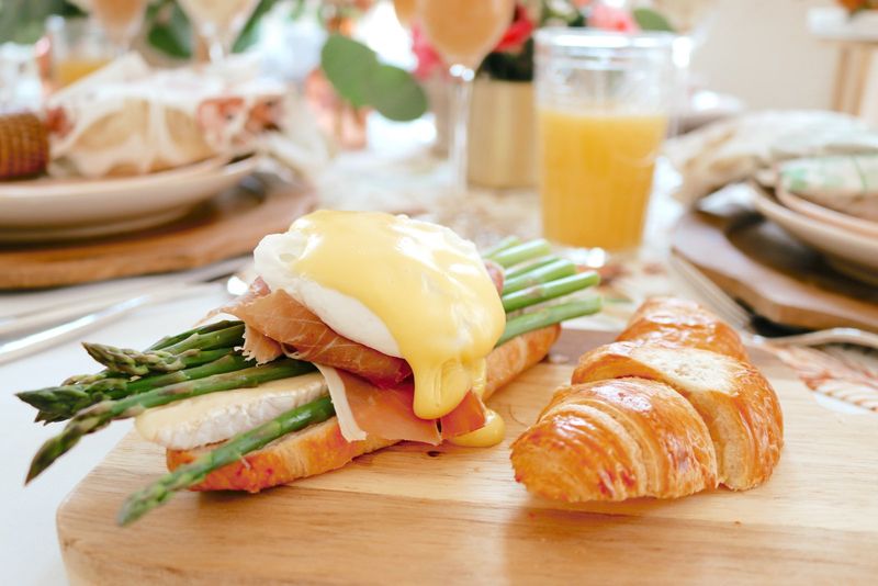 Eggs Benedict