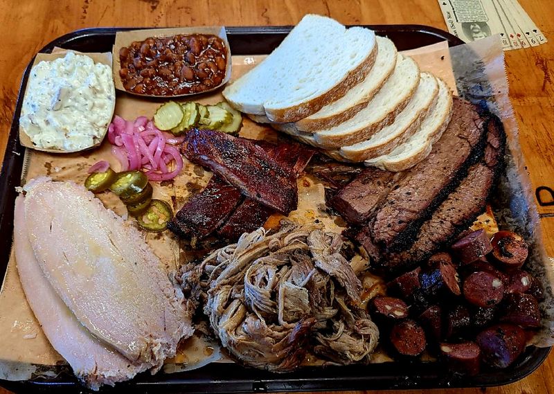 South Dakota: J.R.'s Rhodehouse BBQ PIT
