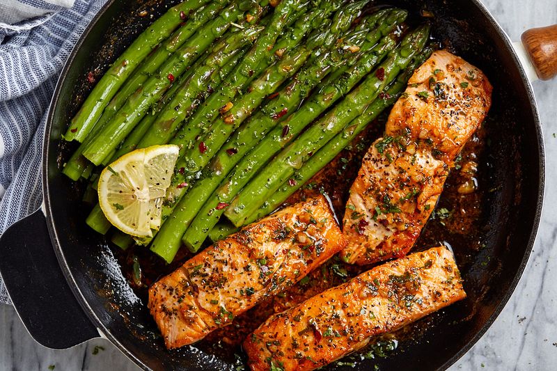 Grilled Salmon with Asparagus