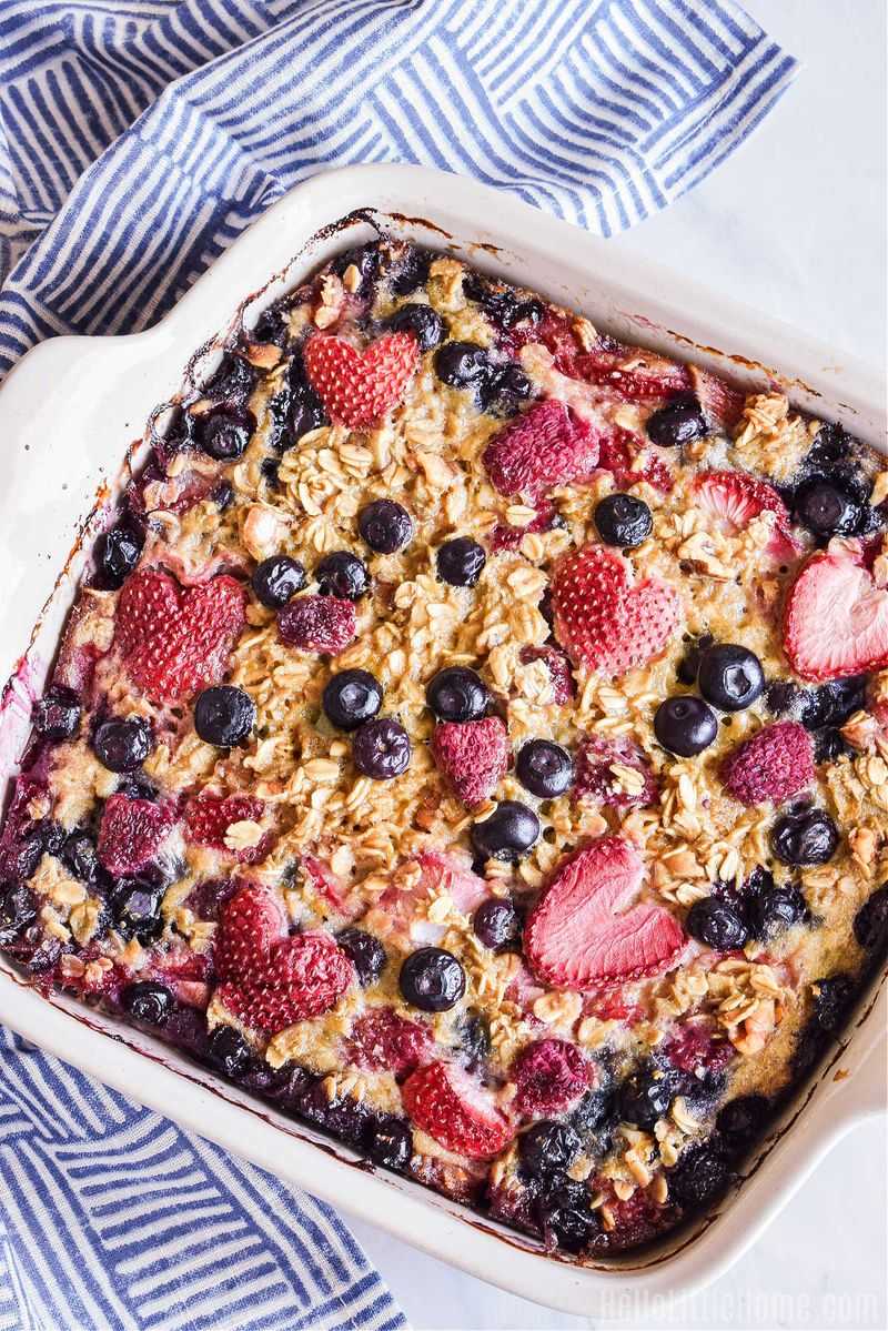 Berry Oatmeal Breakfast Bake