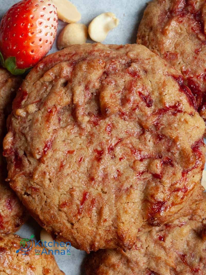 Strawberry Peanut Butter Cookies