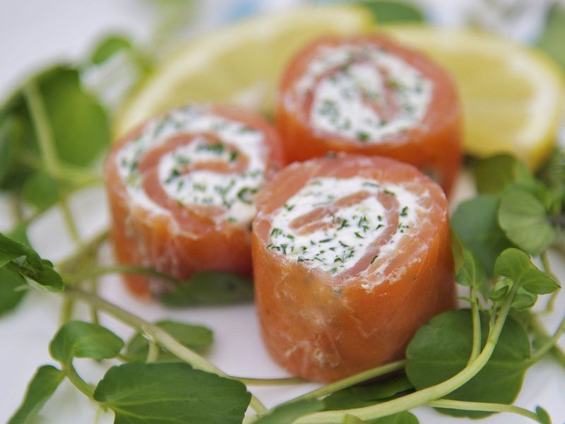 Smoked Salmon and Cream Cheese Roll-Ups