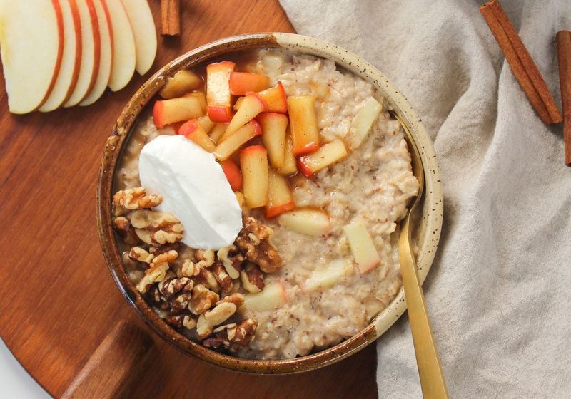 Warm Apple Cinnamon Oatmeal