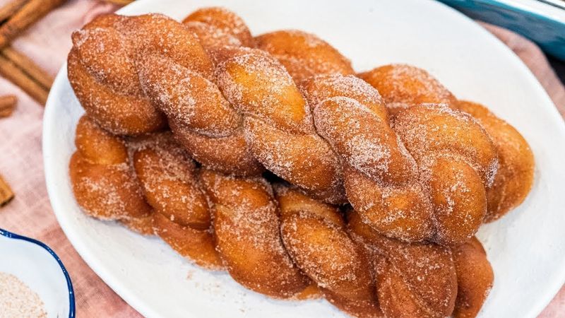 The Cinnamon Sugar Twist