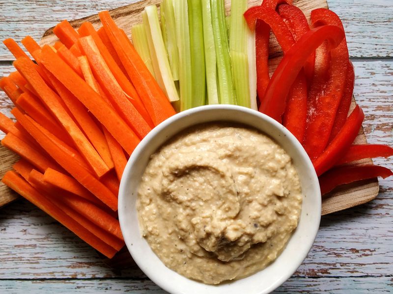 Hummus & Veggie Sticks