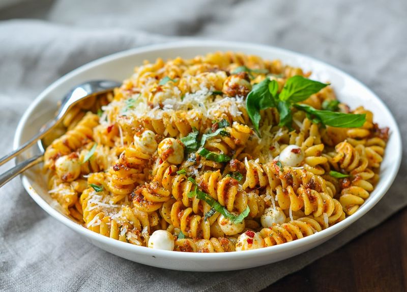Tomato Pesto Pasta Salad
