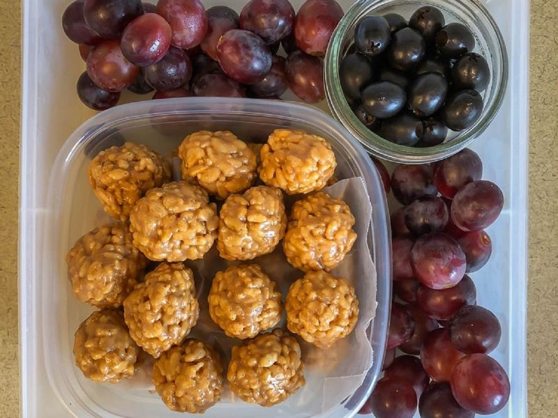 Rice Cakes with Nut Butter