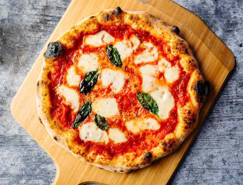 Easy Margherita Pizza