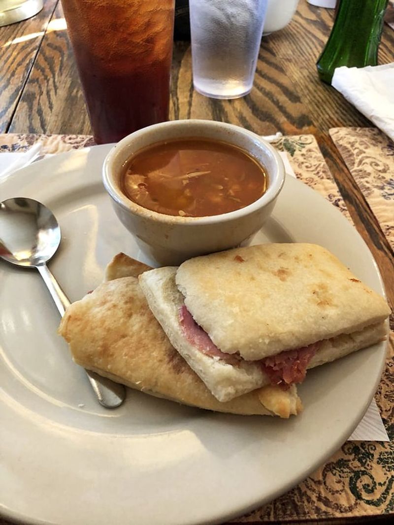 Virginia: Old Dominion Dishes