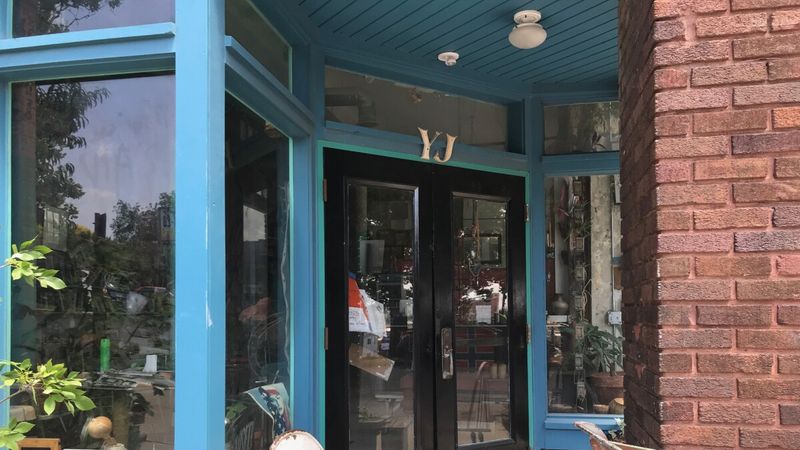YJ's Snack Bar