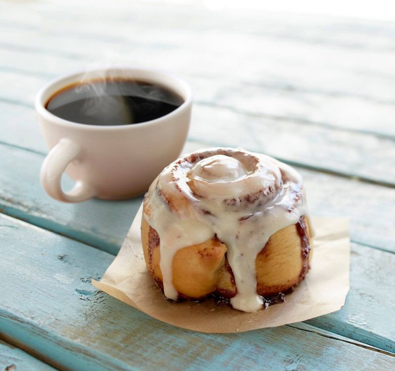 Classic Cinnabon Roll