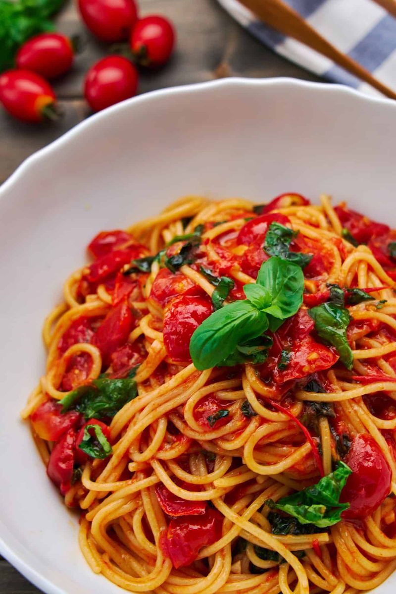 Classic Spaghetti Pomodoro