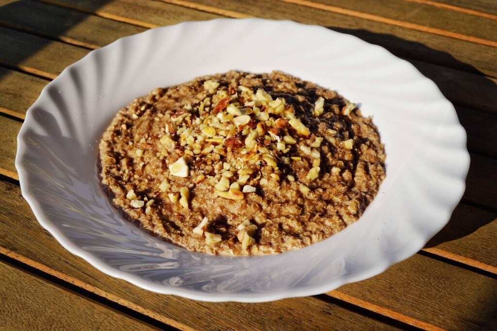 flakes, quinoa, quinoa flakes, quinoa flakes porridge, porridge, coffee, moka porridge, nuts, pine nuts, milk, carbs, superfood, healthy, grain, vegetarian, meal, cereal, organic, vegan, nutrition, dessert, breakfast, fresh, wood, protein, kinoa, delicious, quinoa, quinoa, quinoa, quinoa, quinoa, porridge, porridge