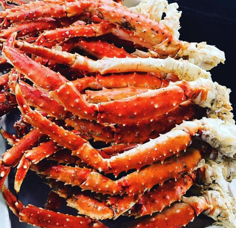 Alaska: King Crab Legs – Tracy's King Crab Shack, Juneau