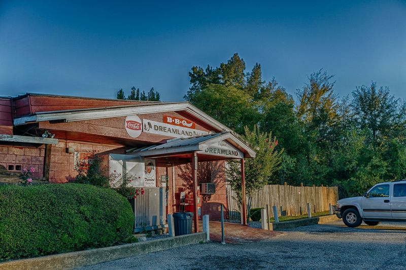 Alabama: Dreamland BBQ (Tuscaloosa)