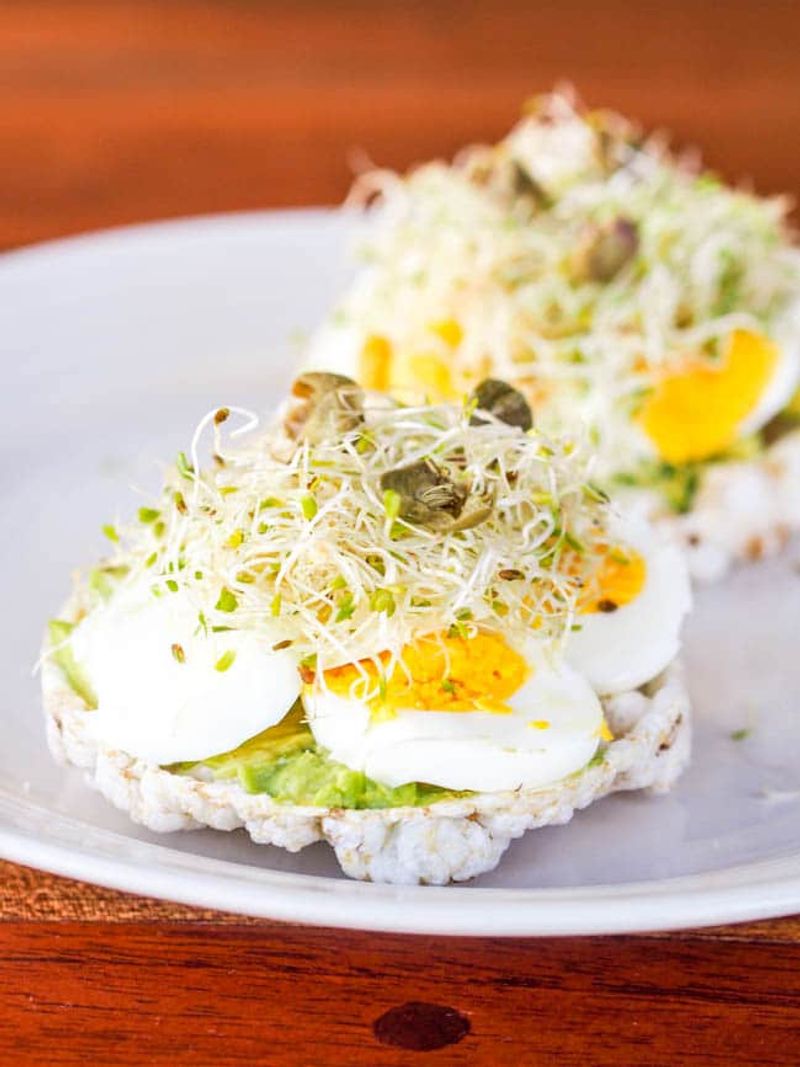 Rice Cakes with Avocado