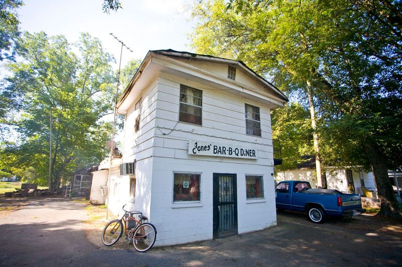 Arkansas: Jones BBQ Diner