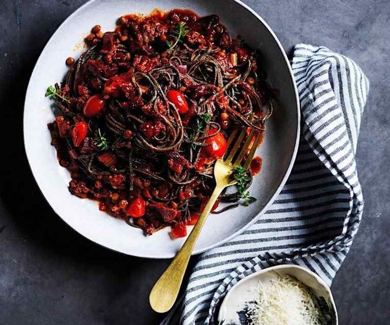 Black Bean Pasta with Tomato Sauce