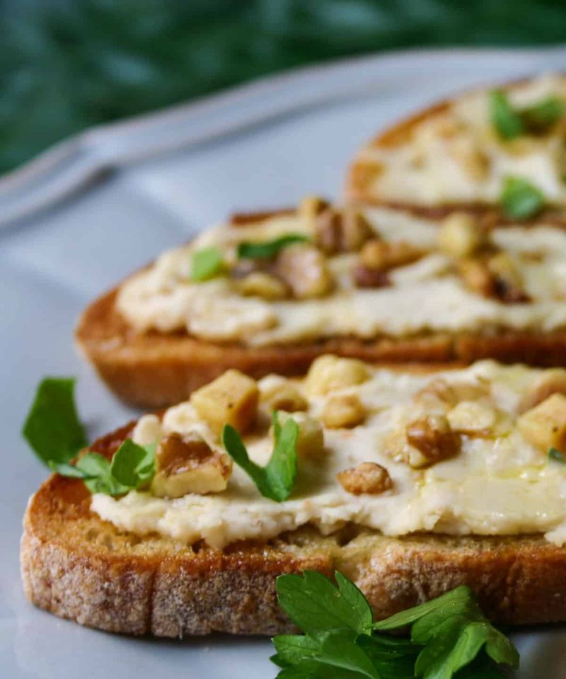 Italian Cannellini Bean Bruschetta