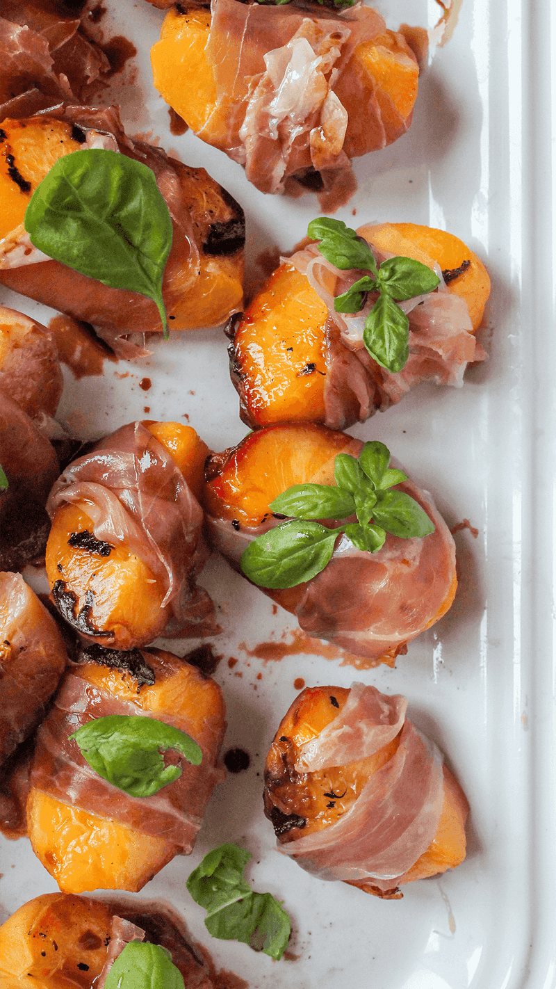 Grilled Peach and Prosciutto Skewers