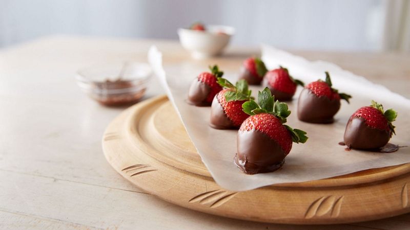 Decadent Chocolate-Dipped Strawberries