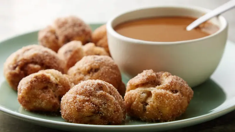 Cinnabon Delights