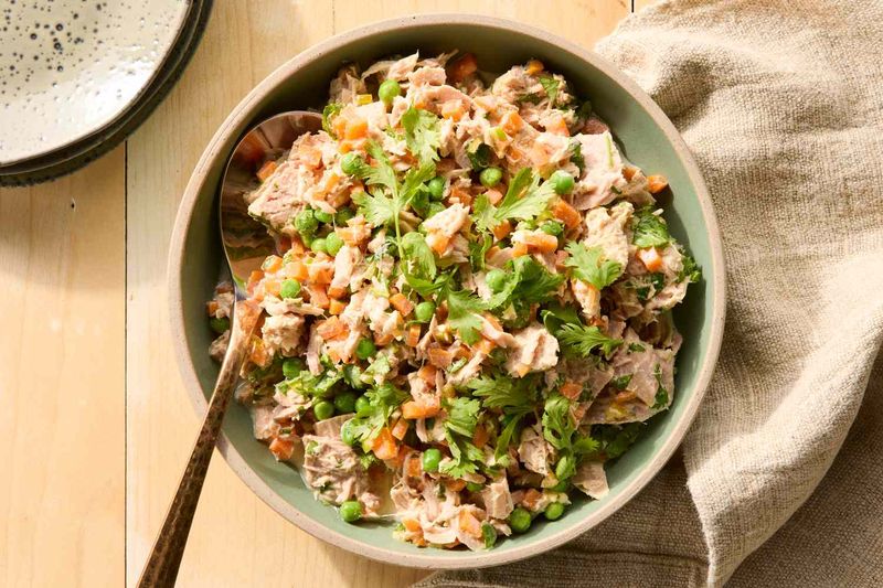 Spicy Tuna and Spinach Salad