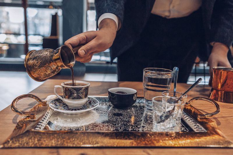 Serving Coffee Without Letting It Settle
